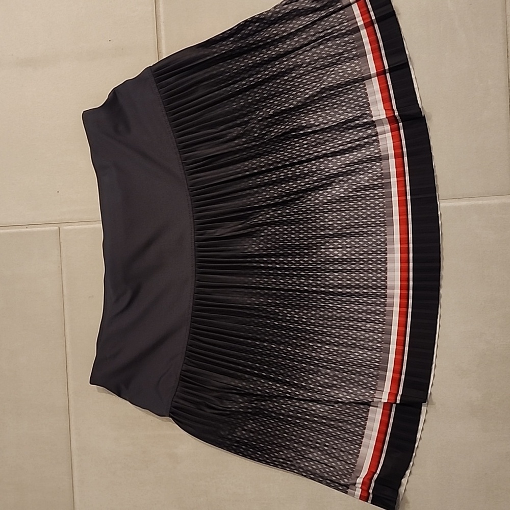 Lucky in Love Skort Pleated Size L. Black